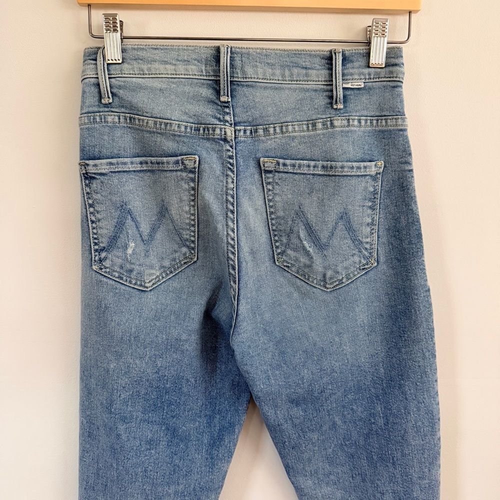 MOTHER The Hustler Ankle Chew Jeans 26 Light Wash Distressed Raw Hem Crop - Picture 9 of 16